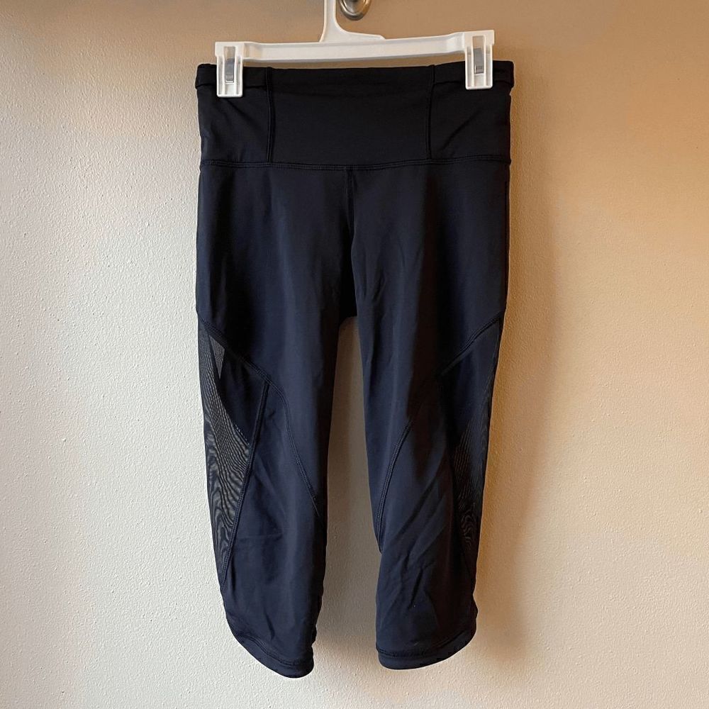 Lululemon Women's Train Times Crop in Black Size 6